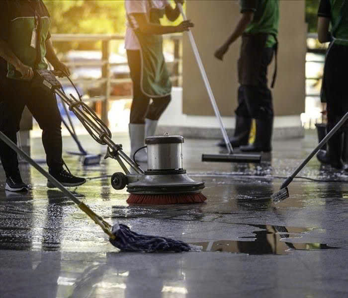 Vệ Sinh Công Nghiệp Là Gì? Những Hiểu Lầm Và Sự Thật Ít Ai Biết